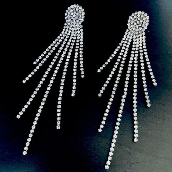 NWT Waterfall Sparkling Crystal Earrings - Picture 1 of 3